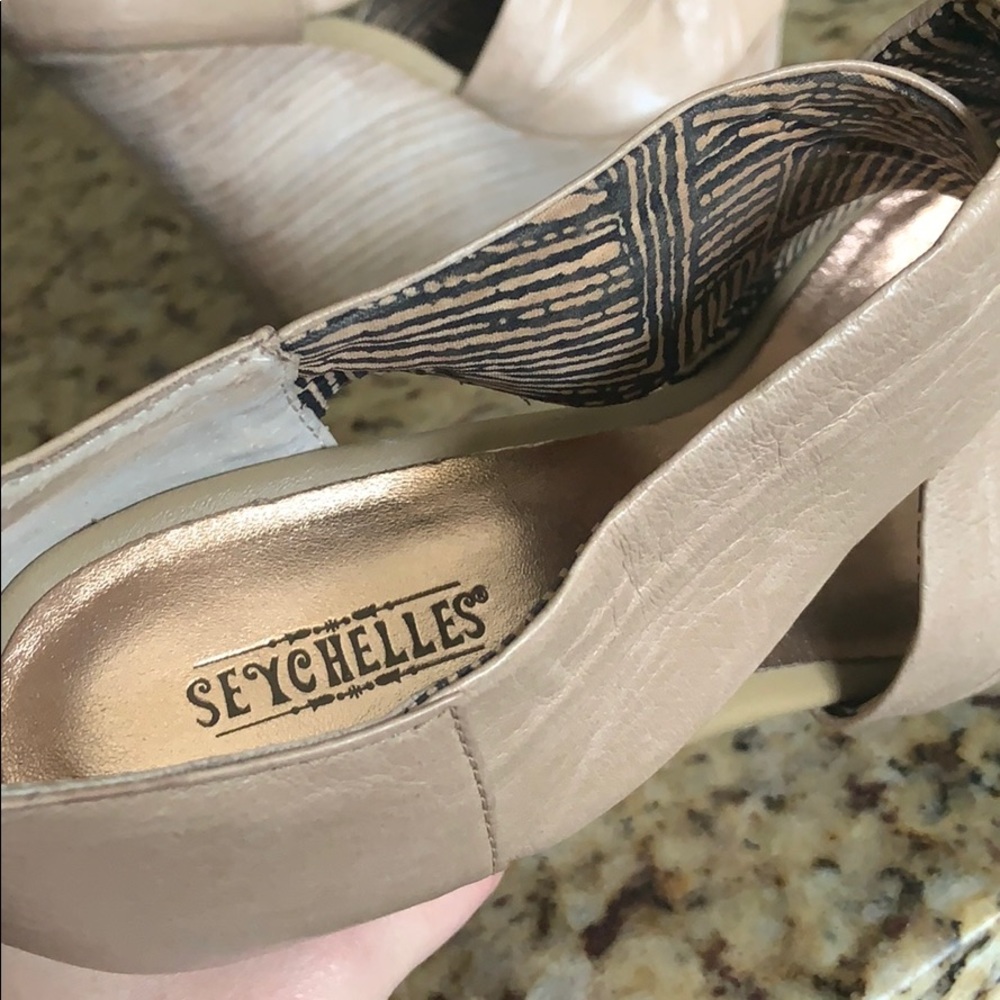 Seychelles Wedges - Picture 4 of 9